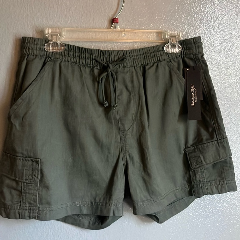Green cargo shorts- NWT